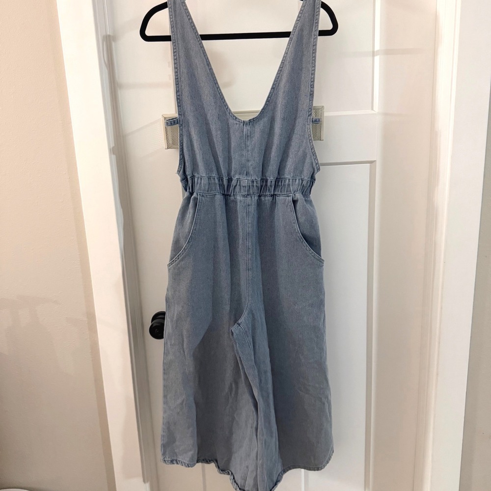 Final Touch Womens Light Wash Denim Wide Leg Jumpsuit Small Blue Tie Back V-Neck